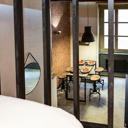 Small Factory Apartment Lyon Bagian luar foto