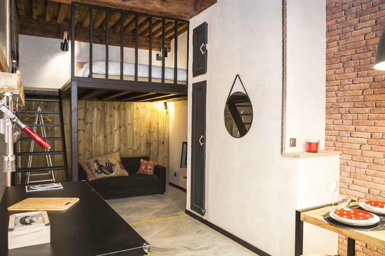 Small Factory Apartment Lyon Bagian luar foto