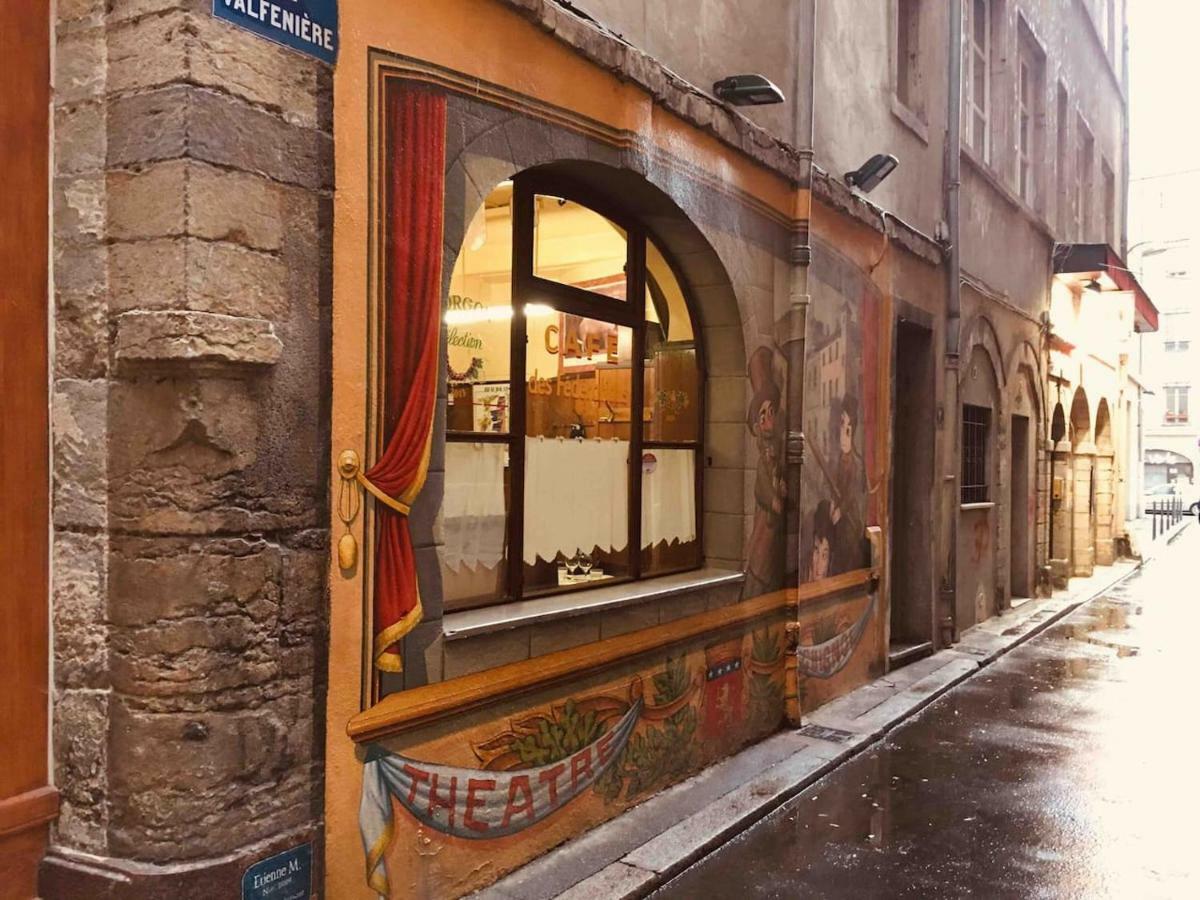 Small Factory Apartment Lyon Bagian luar foto